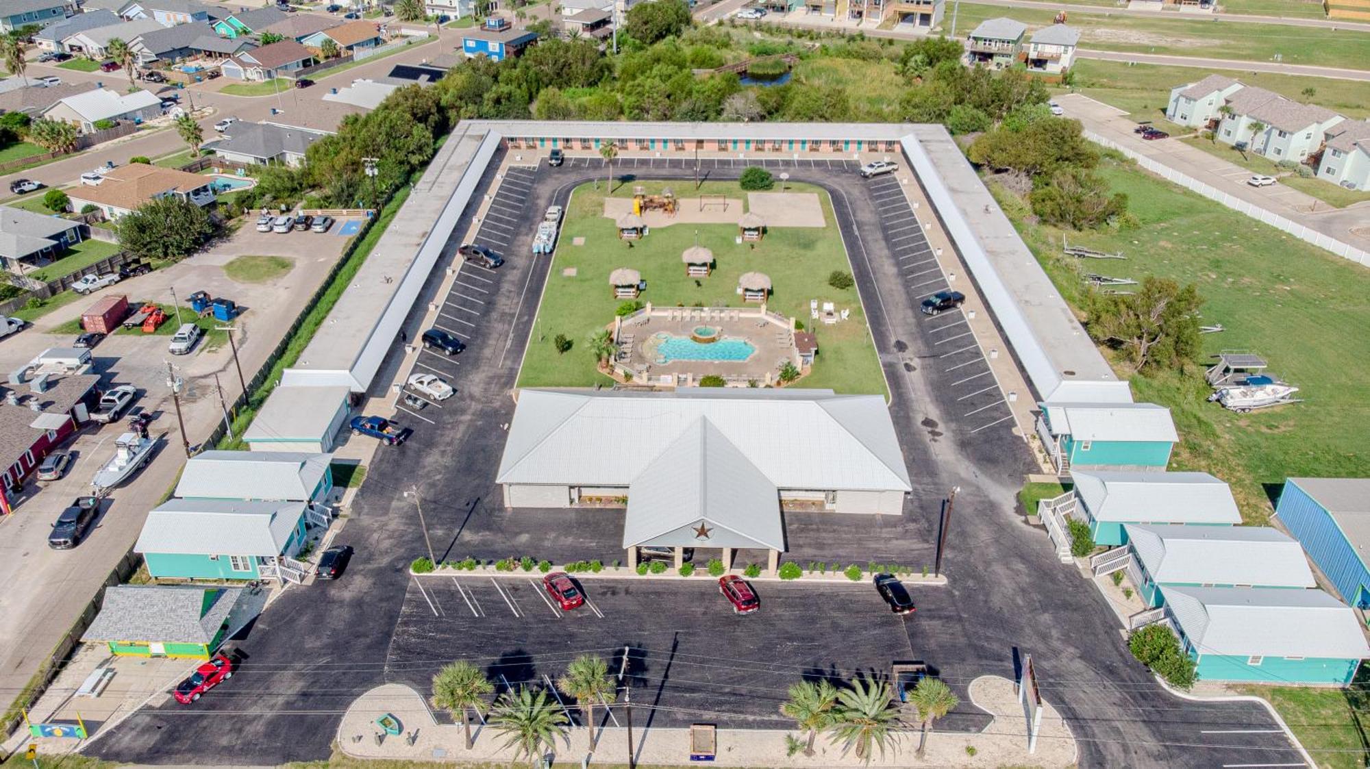 Motel Shark Reef & 3*