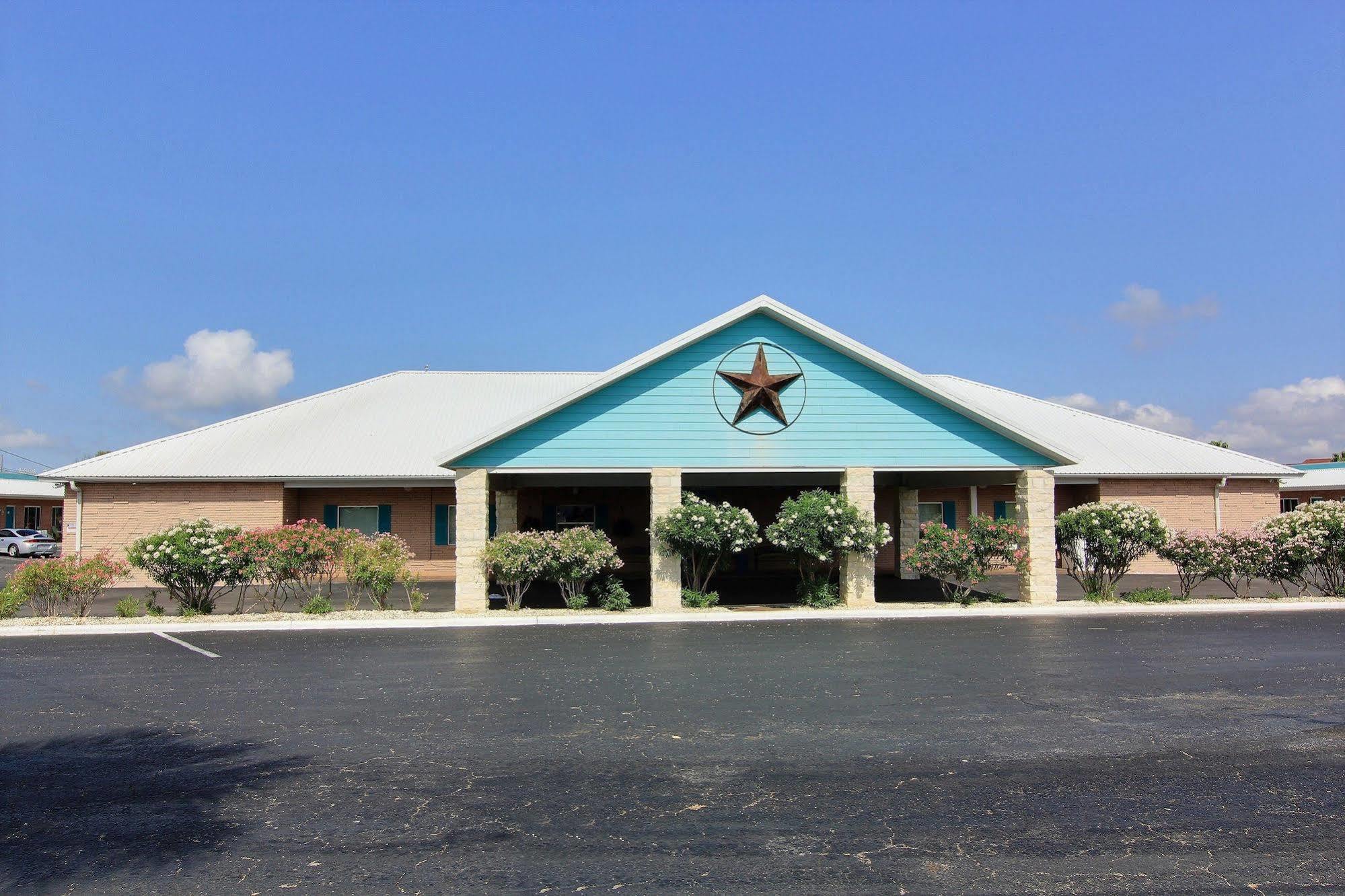 Shark Reef & 3* Port Aransas