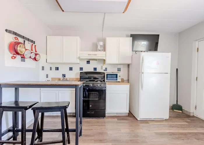 Shark Reef Resort Motel & Cottages