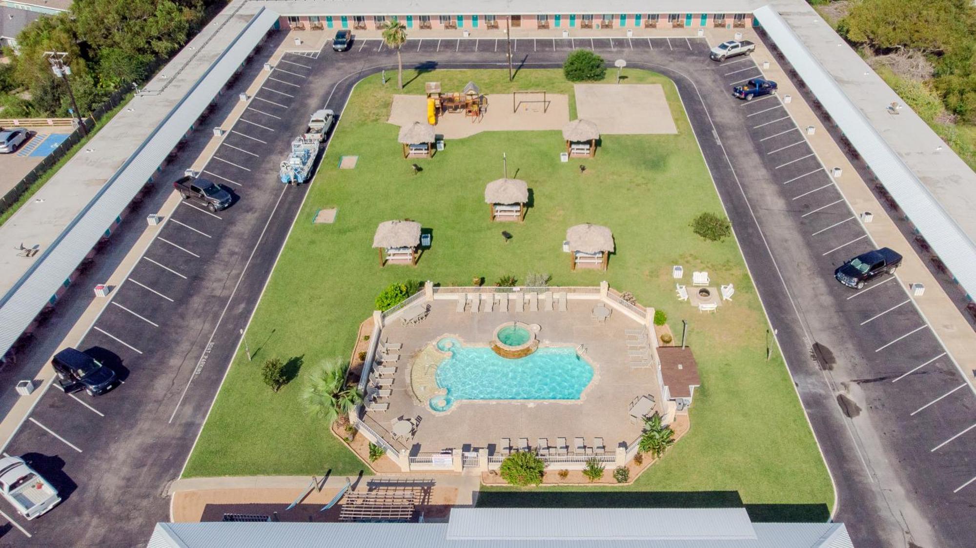 Shark Reef & Motel Port Aransas